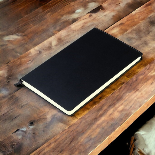 Блокнот A5 Molto в обложке из экокожи с листами в полоску / Скетчбук 256 страниц